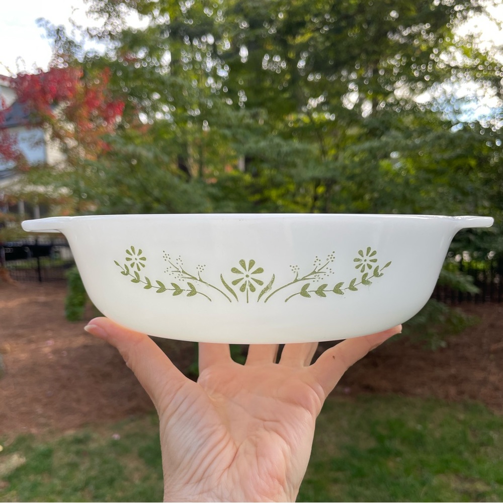 Vintage GlasbakeWhite Milk Glass Green Daisy Flowers Round Baking Casserole Dish